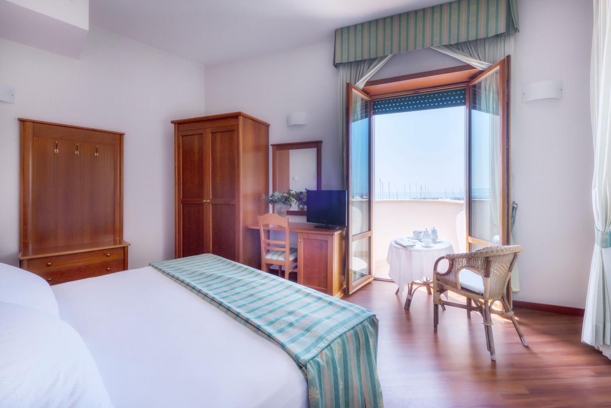 Astura Palace Hotel Nettuno Eksteriør billede